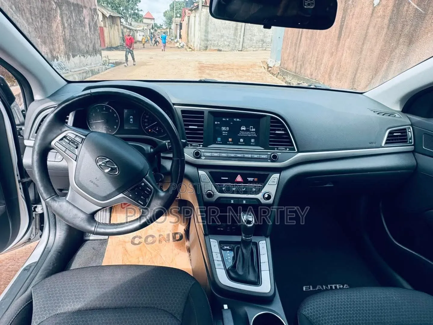 Hyundai Elantra 2017 Silver