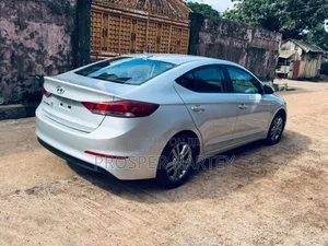 Hyundai Elantra 2017 Silver