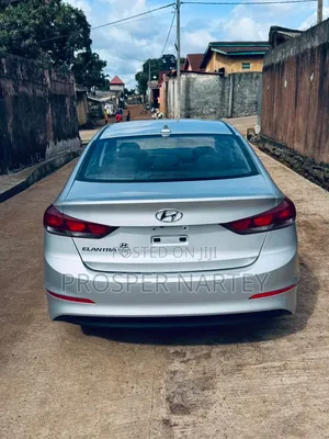 Hyundai Elantra 2017 Silver