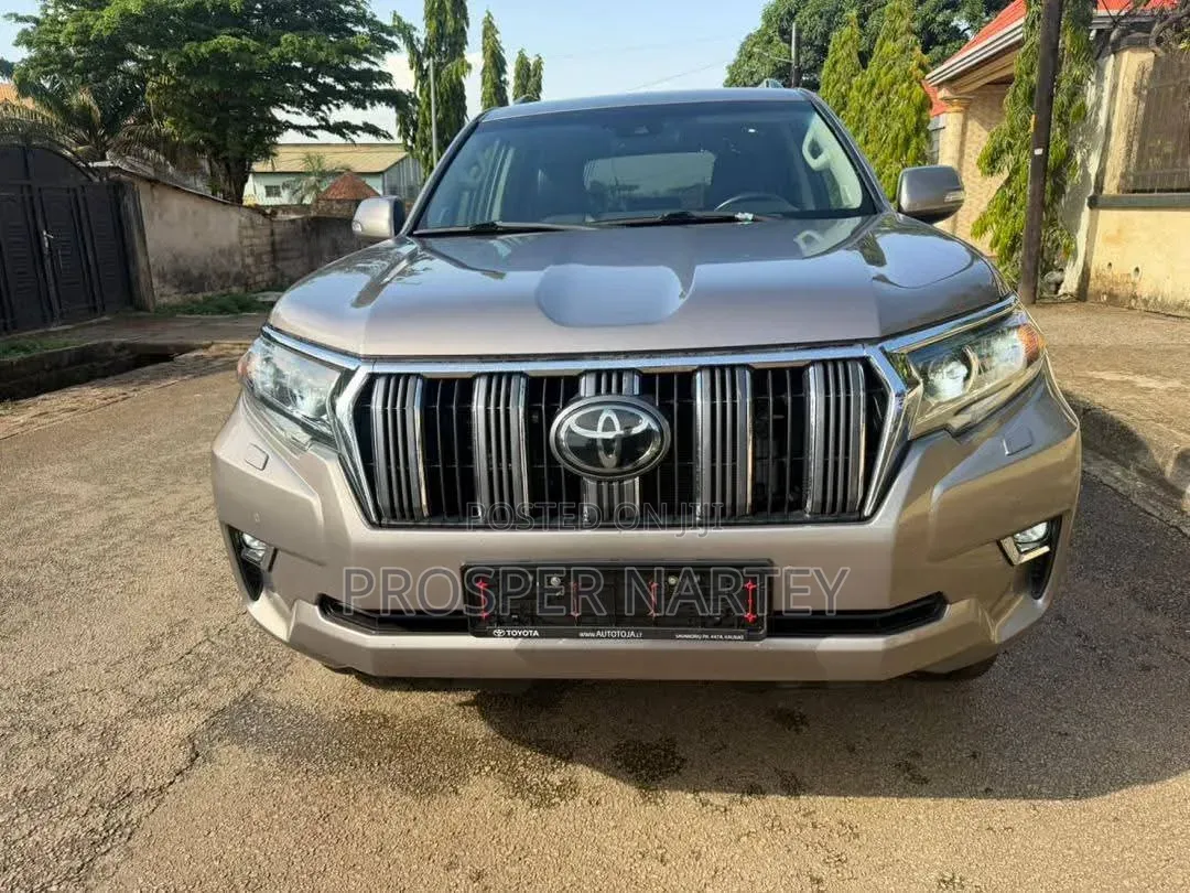 Toyota Land Cruiser Prado 2021 Gray