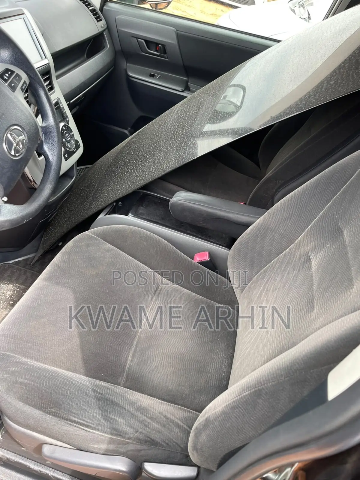 Toyota Voxy X L Edition 2WD 8-Seater 2013 Black