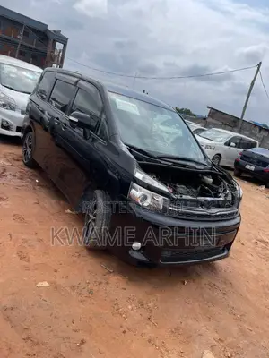 Toyota Voxy X L Edition 2WD 8-Seater 2013 Black