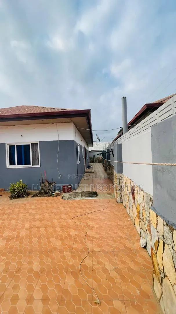 4bdrm House in Pokuase Afiaman for rent