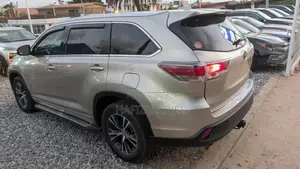 Toyota Highlander Limited 4x2 V6 (3.5L 6cyl 8A) 2017 Brown