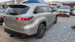 Toyota Highlander Limited 4x2 V6 (3.5L 6cyl 8A) 2017 Brown
