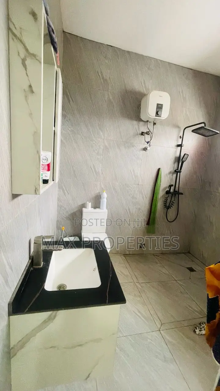 3bdrm House in Pokuase for sale