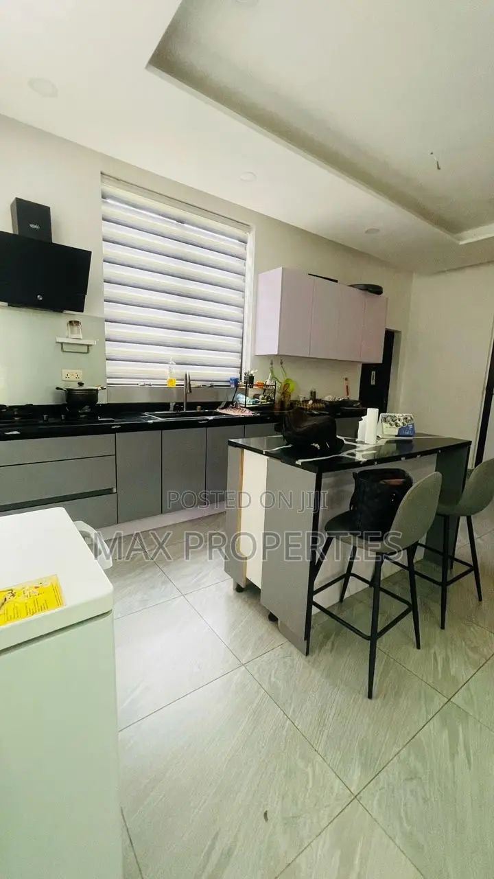 3bdrm House in Pokuase for sale