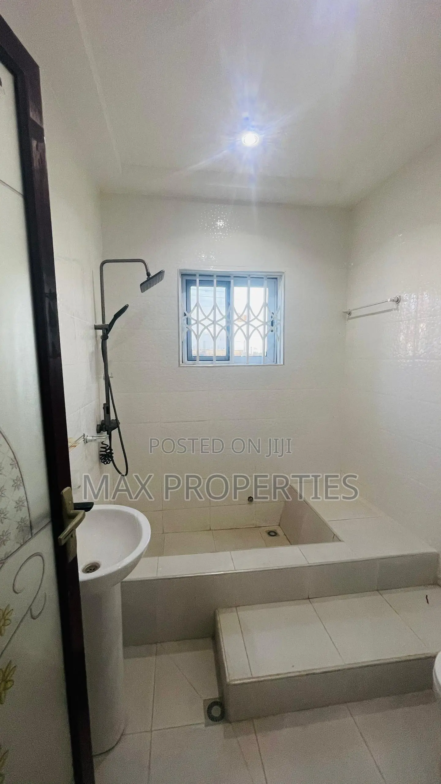 4bdrm House in Amasaman for rent