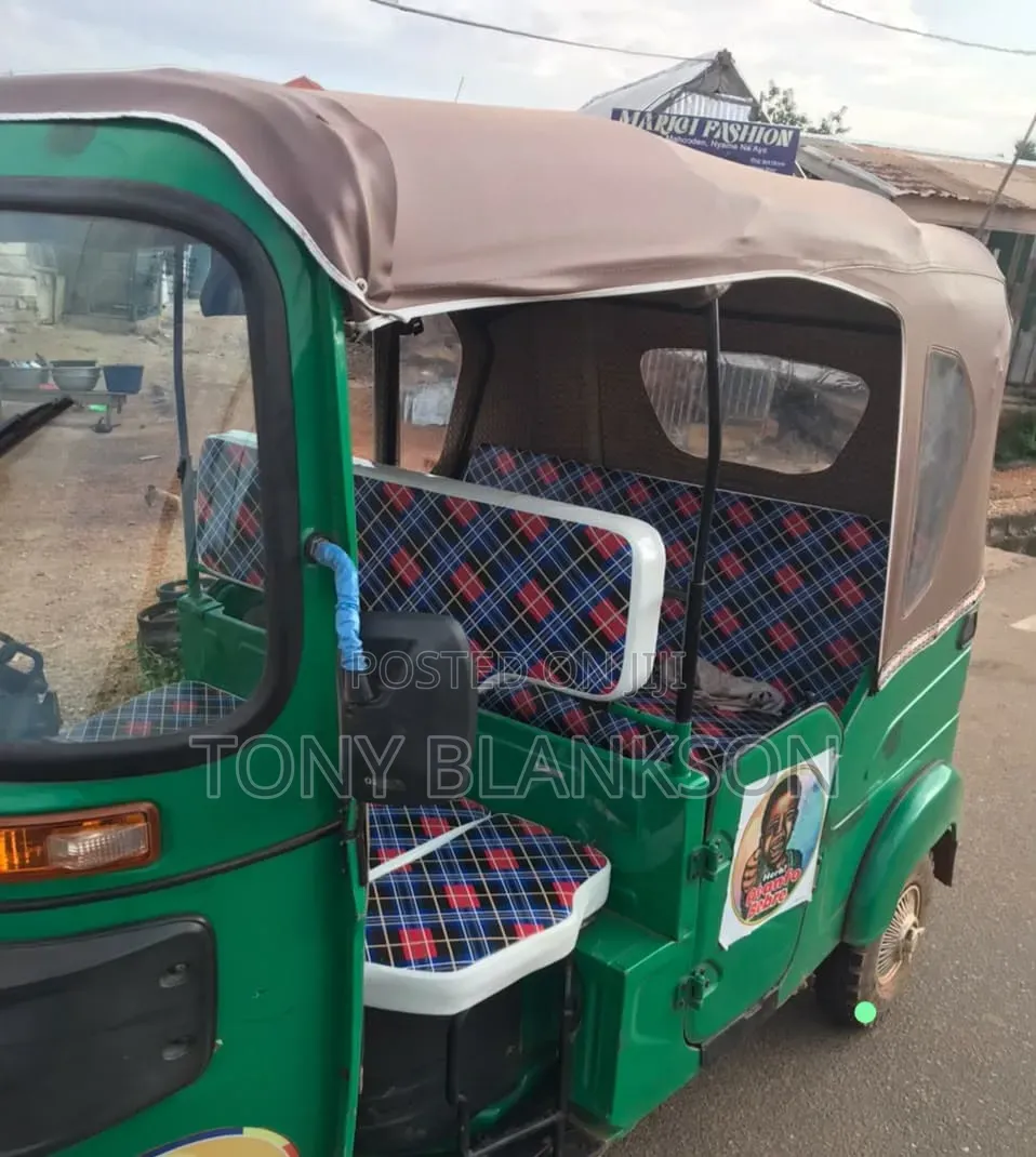 Bajaj RE 2024 Green