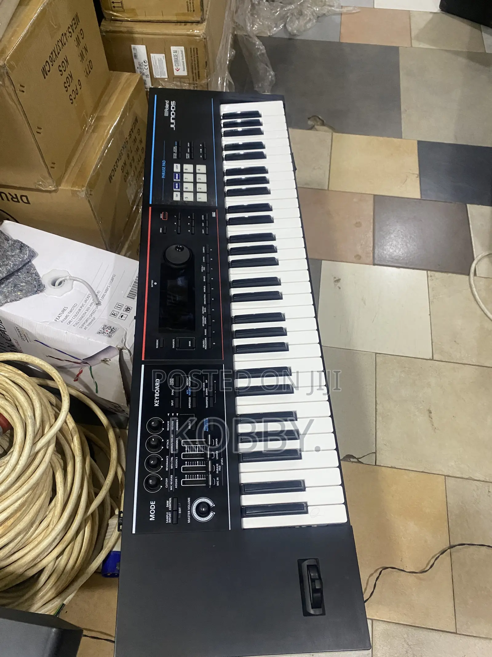 Roland Juno Ds61