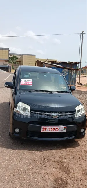 Toyota Sienta 2015 Black