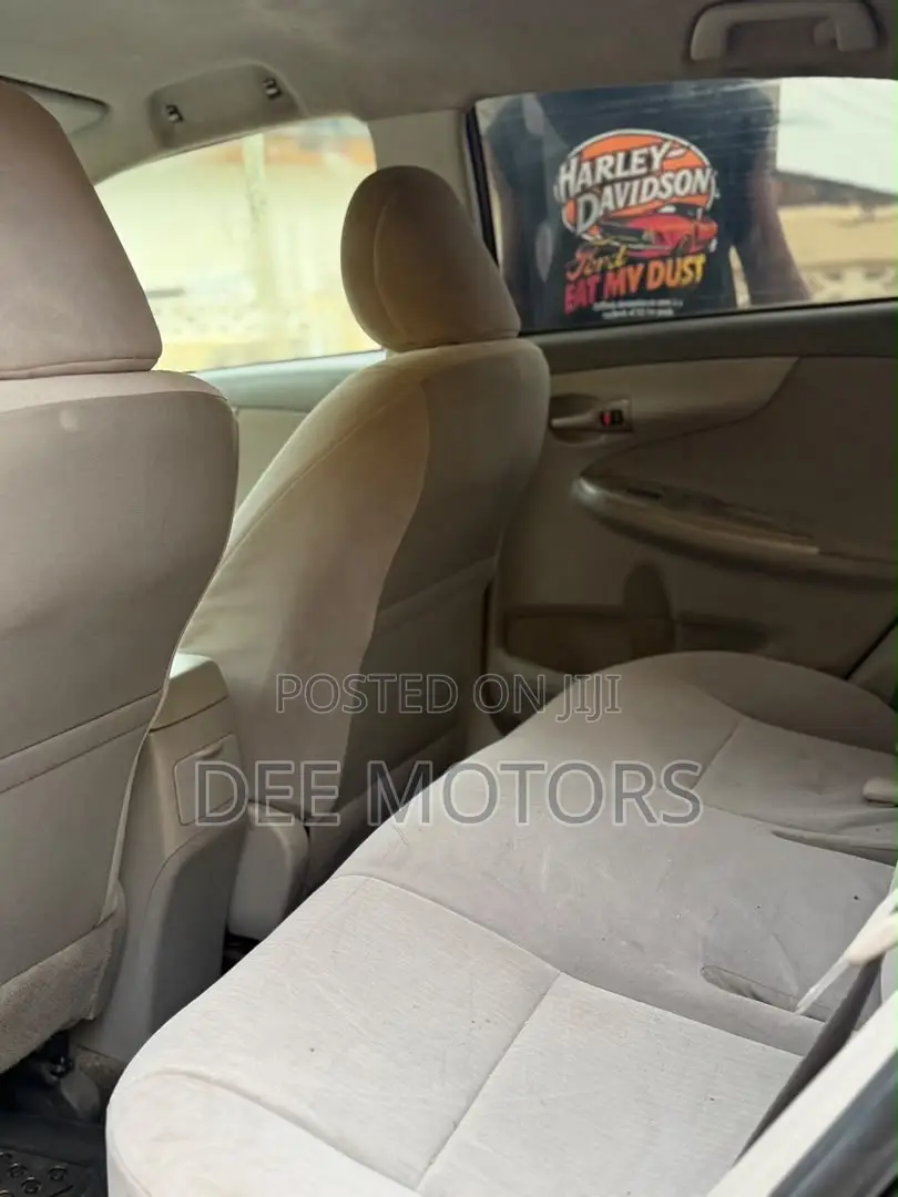 Toyota Corolla 2010 Gray