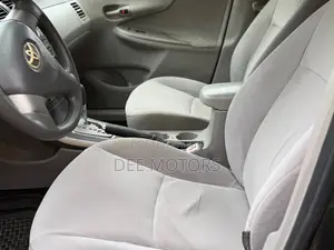 Toyota Corolla 2010 Gray