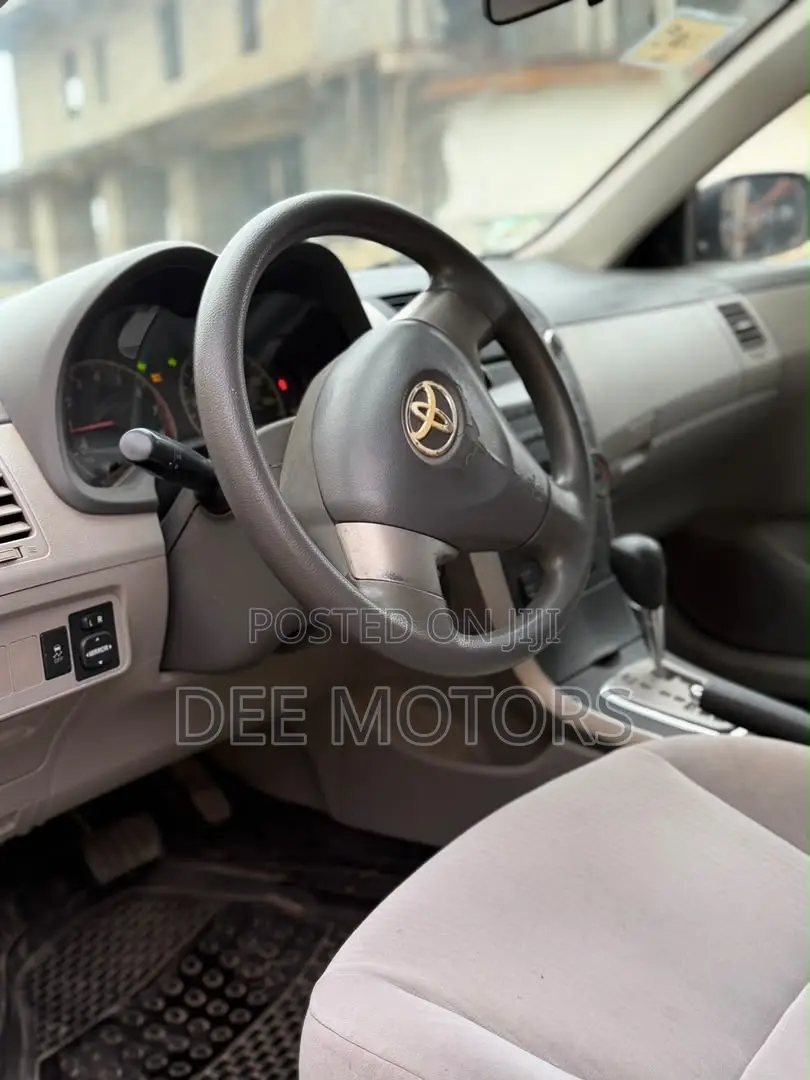 Toyota Corolla 2010 Gray