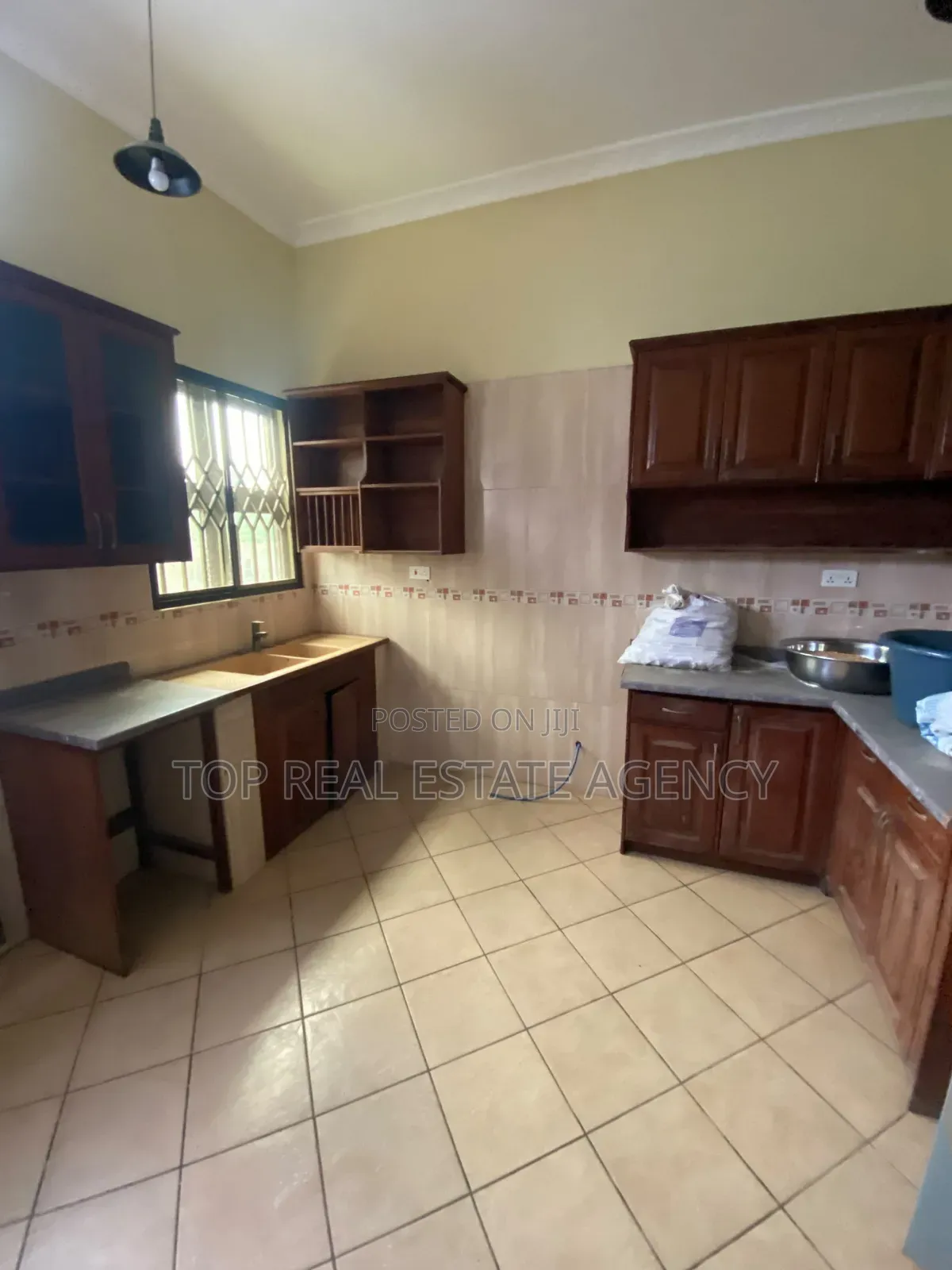 3bdrm Apartment in Odumasi, Pentecost for rent