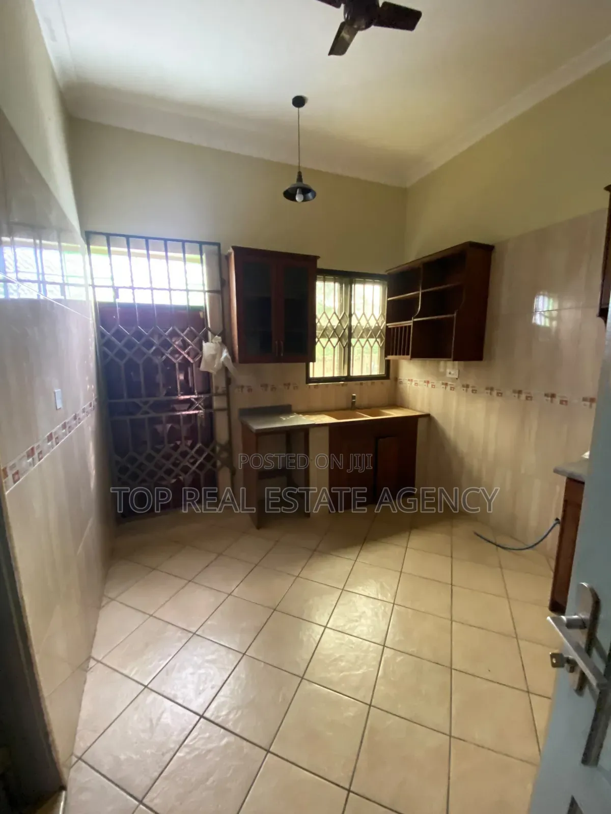 3bdrm Apartment in Odumasi, Pentecost for rent