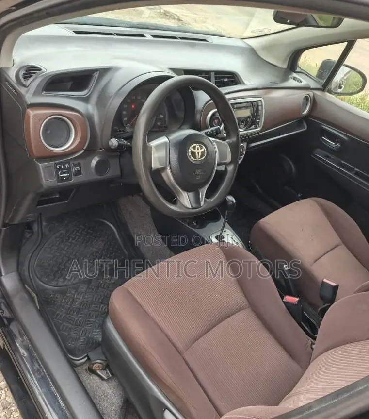 Toyota Vitz 2012 Black