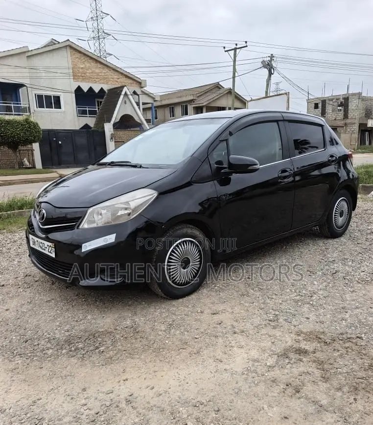 Toyota Vitz 2012 Black