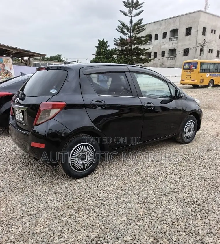 Toyota Vitz 2012 Black