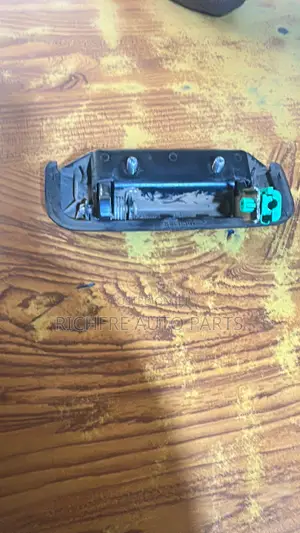 Mitsubishi L200 Boot Opener Tailgate Opener