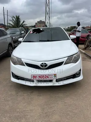 Toyota Camry 2014 White