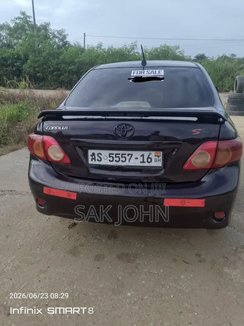 Toyota Corolla LE 4dr Sedan (1.8L 4cyl 4A) 2010 Matt Black