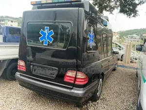 Mercedes-Benz T1/TN 2000 Black