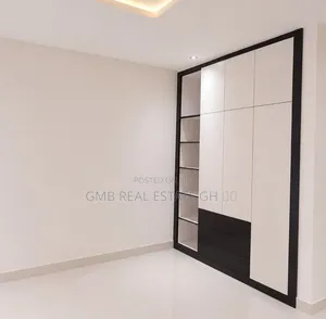 3bdrm Duplex in Lakeside Estate for sale