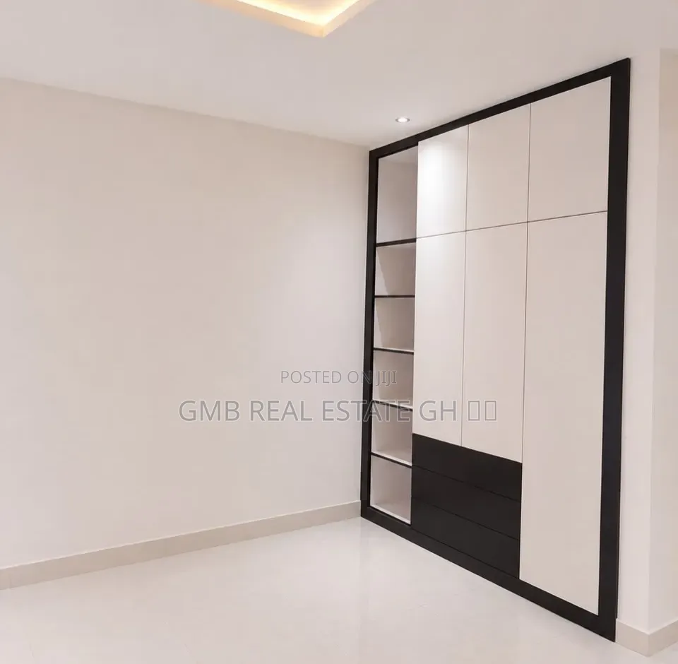 3bdrm Duplex in Lakeside Estate for sale
