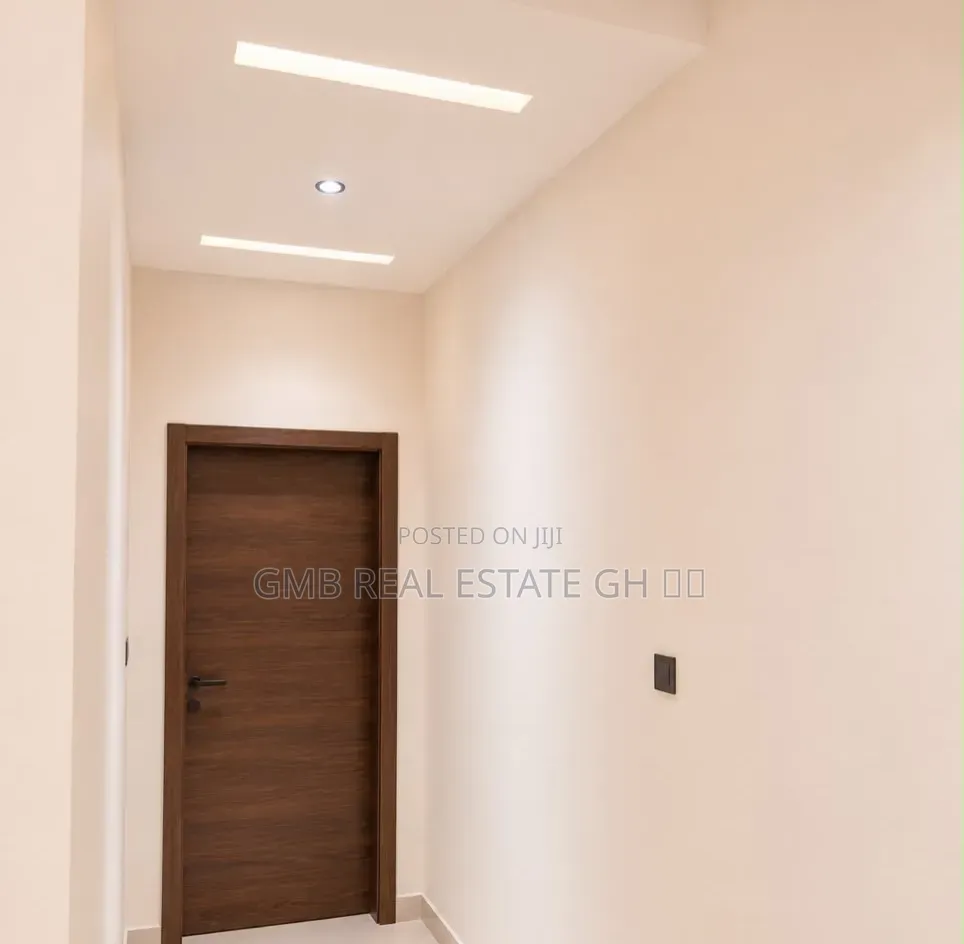 3bdrm Duplex in Lakeside Estate for sale