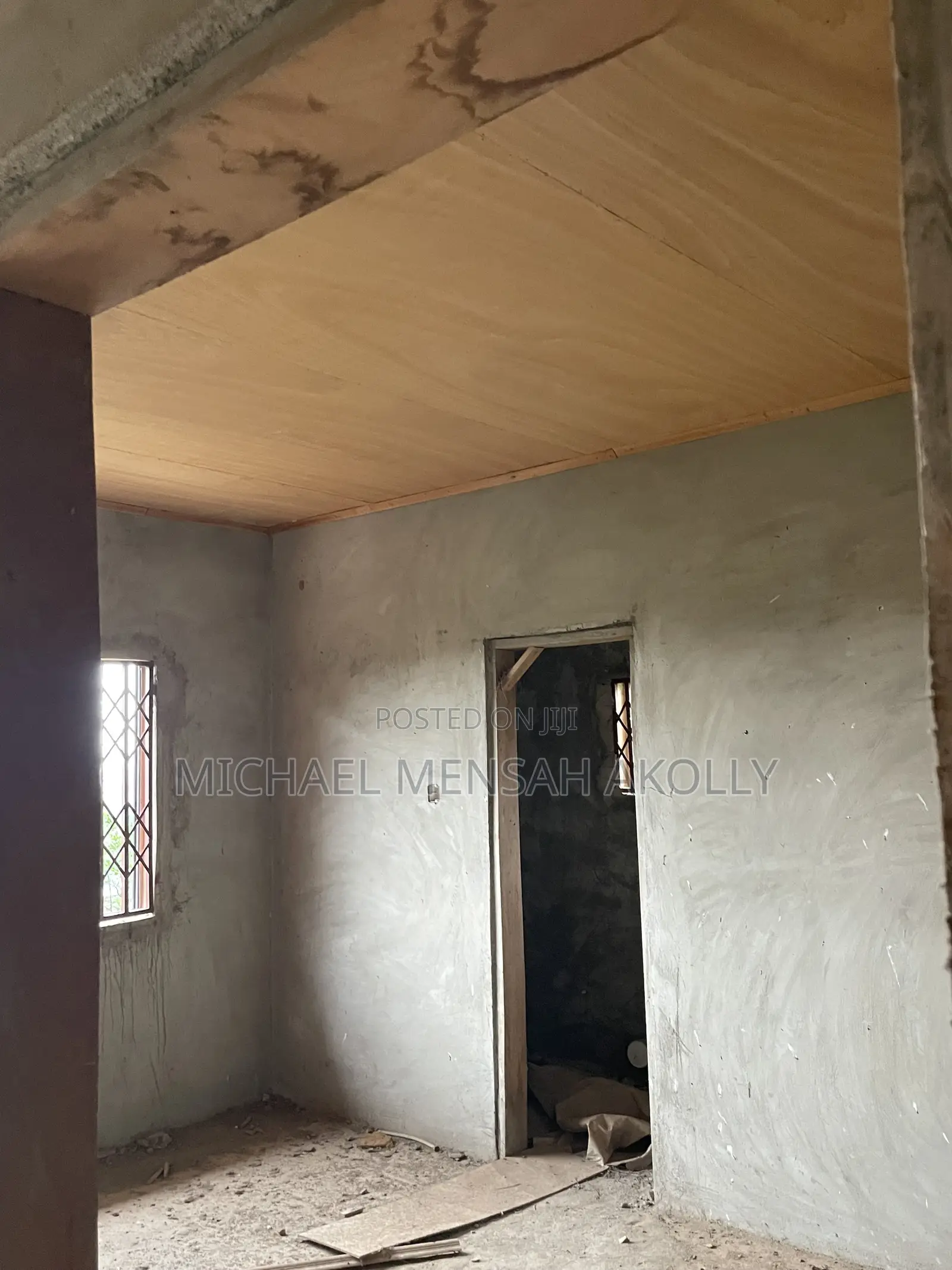 8bdrm Duplex in Ashongman Estate, Police Station for sale