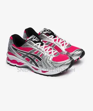 Axics Sneakers