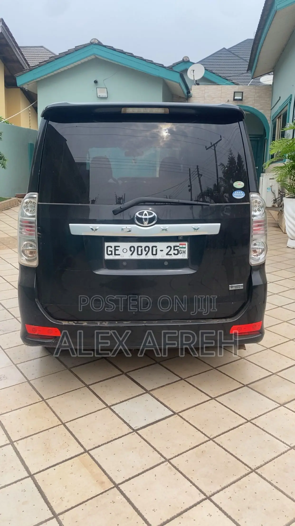 Toyota Voxy Trans-X 4WD 5-Seater 2011 Black