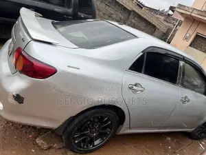 Toyota Corolla 2010 Silver