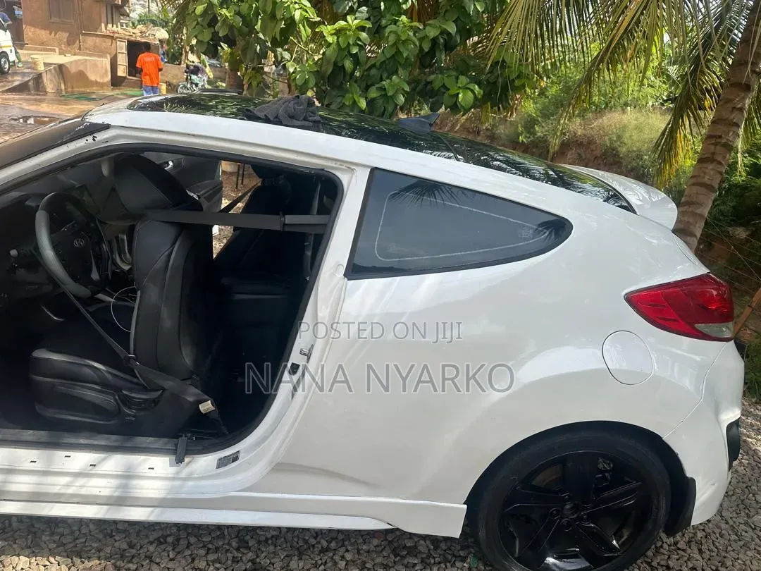 Hyundai Veloster 2013 White
