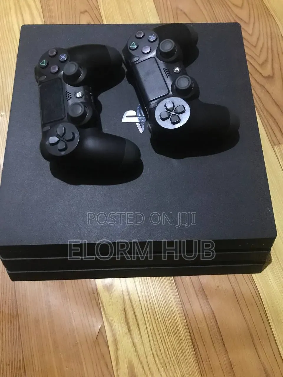 PS4 Pro Jailbreak With 18 Games 2 Controllers