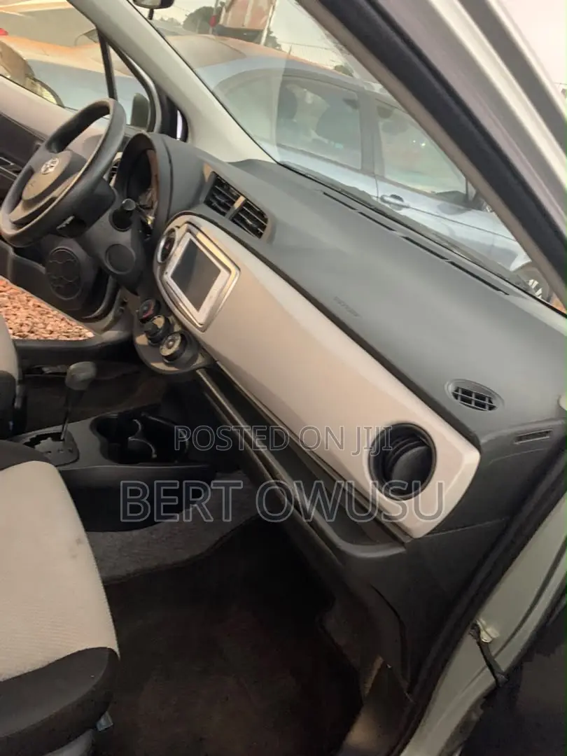 Toyota Vitz 2013 Blue