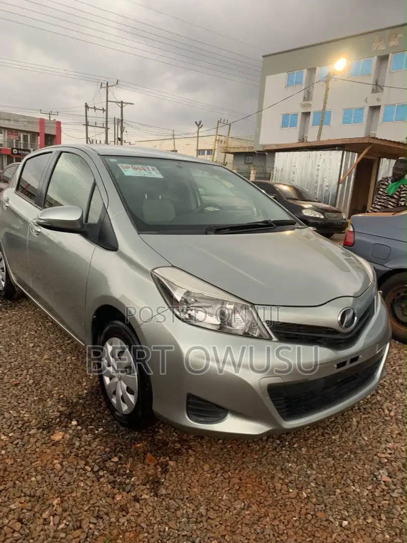 Toyota Vitz 2013 Blue