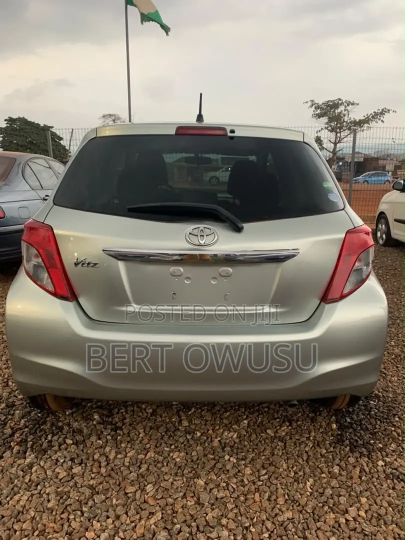 Toyota Vitz 2013 Blue
