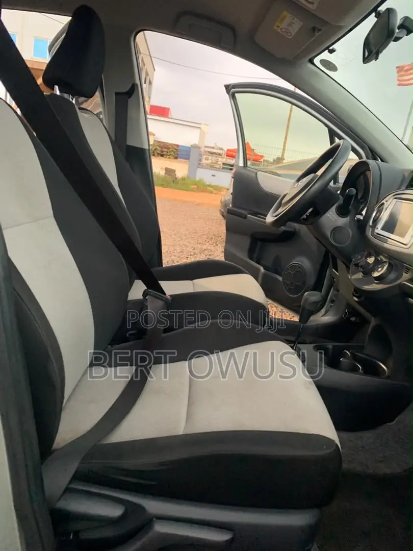 Toyota Vitz 2013 Blue