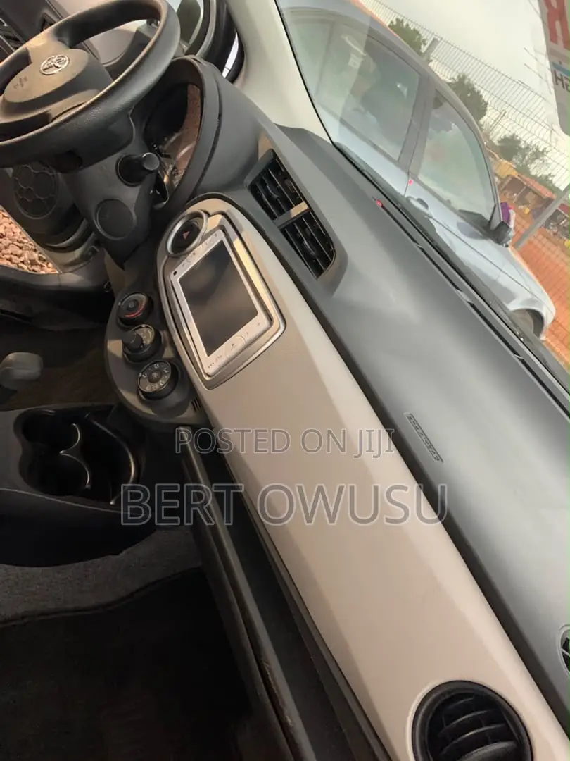 Toyota Vitz 2013 Blue
