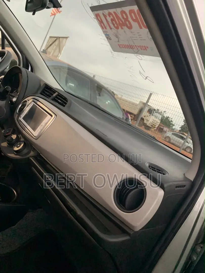 Toyota Vitz 2013 Blue