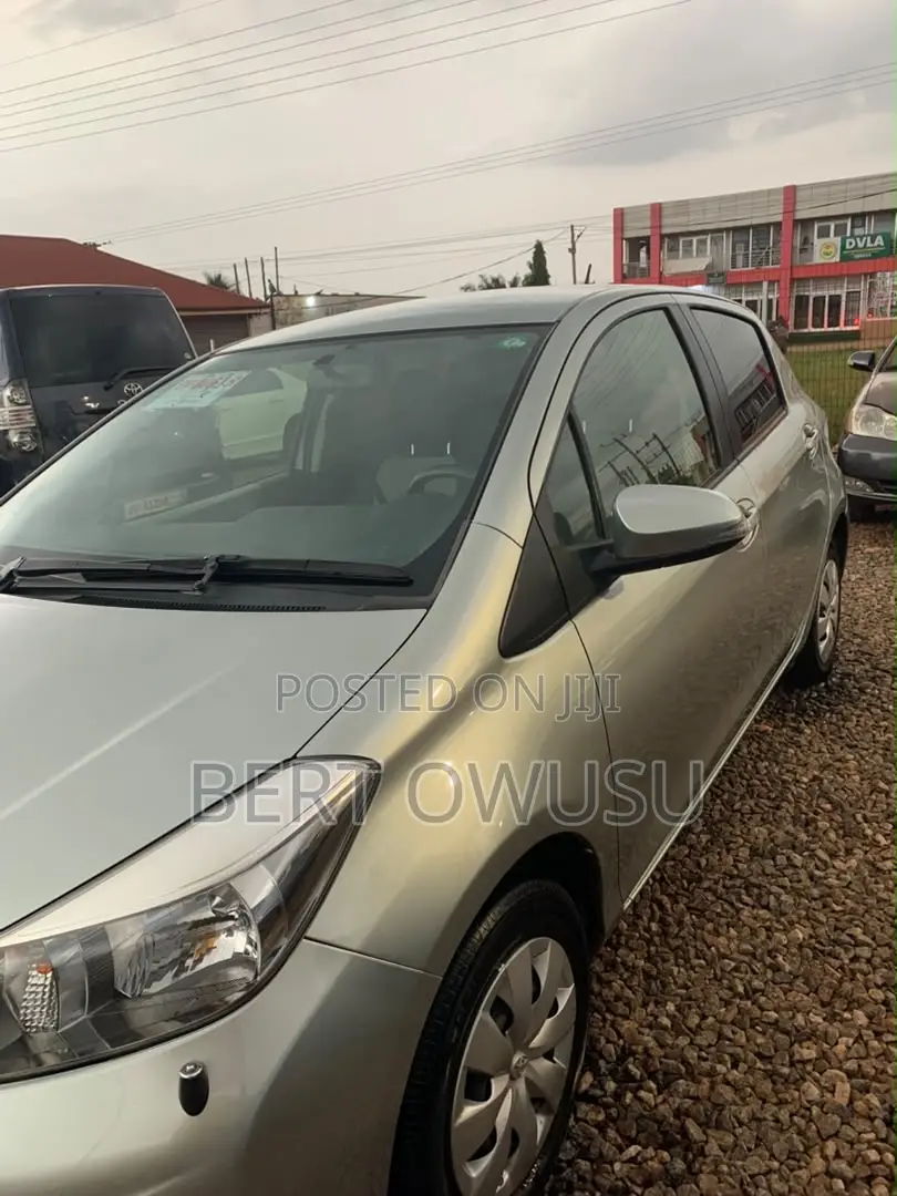 Toyota Vitz 2013 Blue