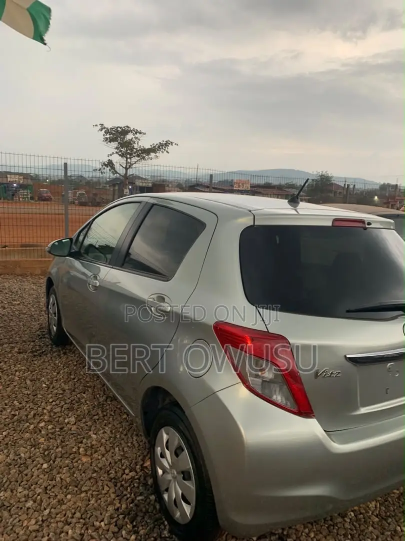Toyota Vitz 2013 Blue