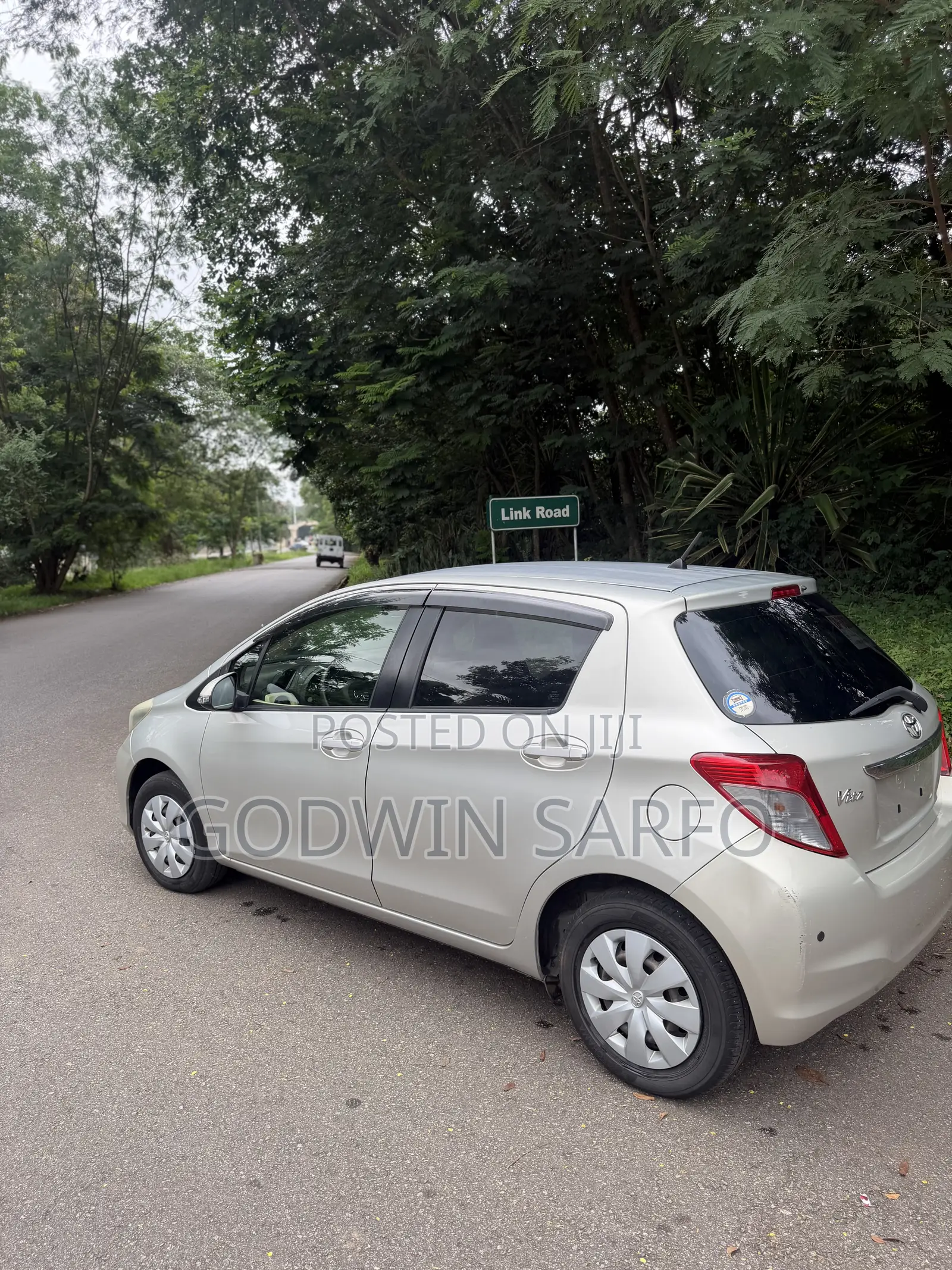 Toyota Vitz 1.3 AWD 3dr 2013 Gray