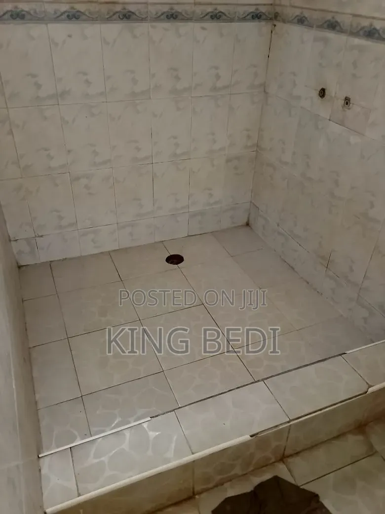 1bdrm House in Kings Properties, Madina for rent