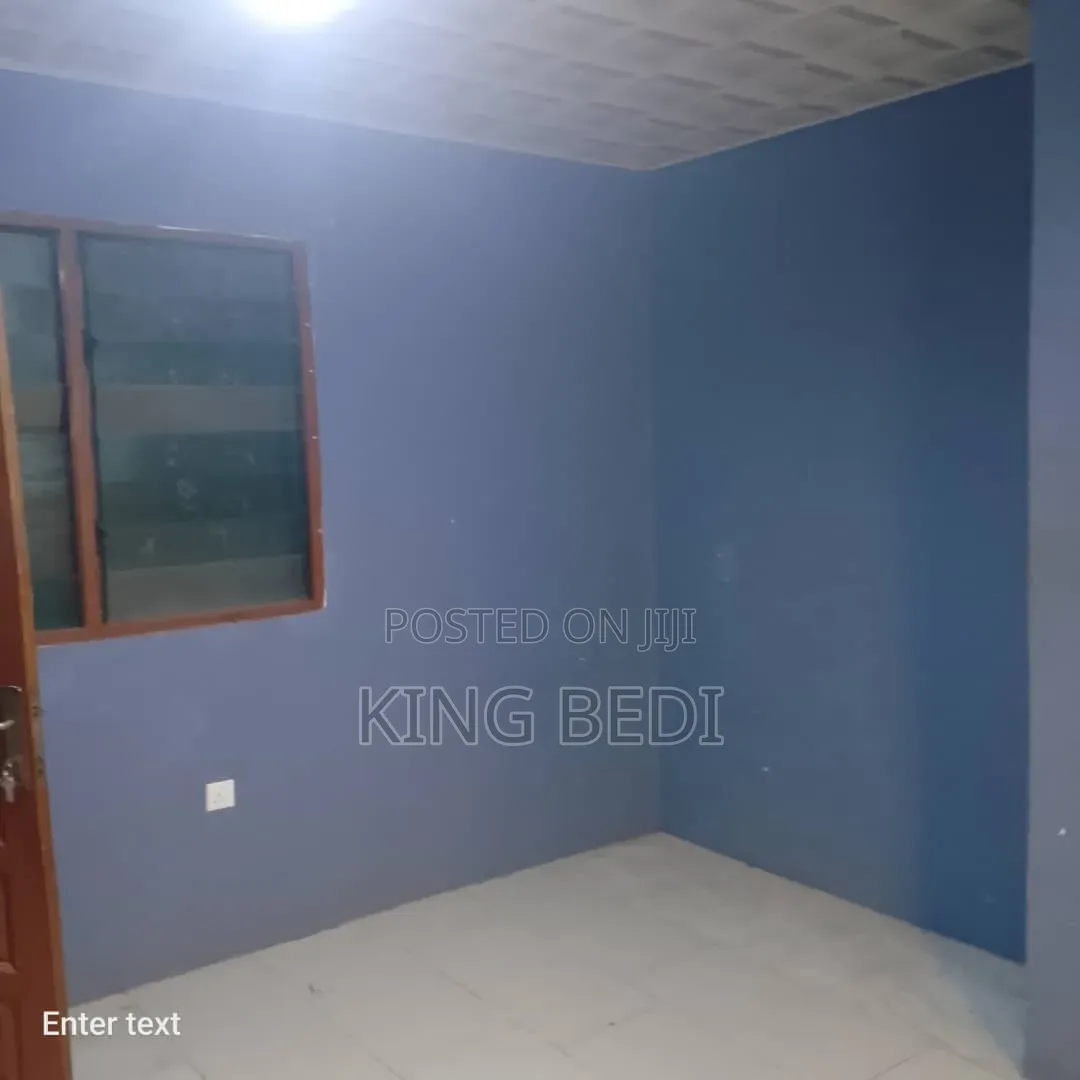 1bdrm House in Kings Properties, Madina for rent