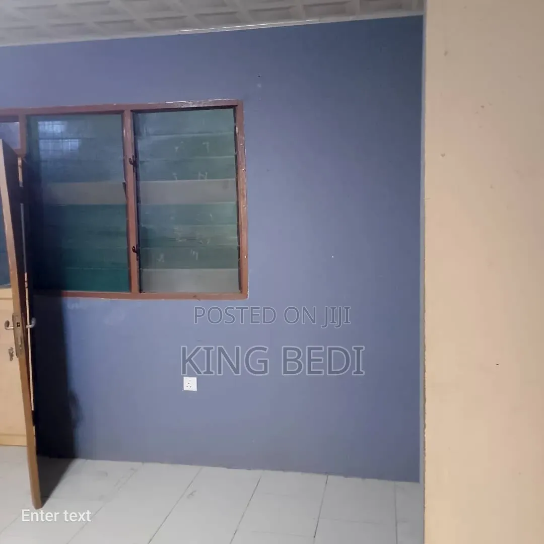 1bdrm House in Kings Properties, Madina for rent