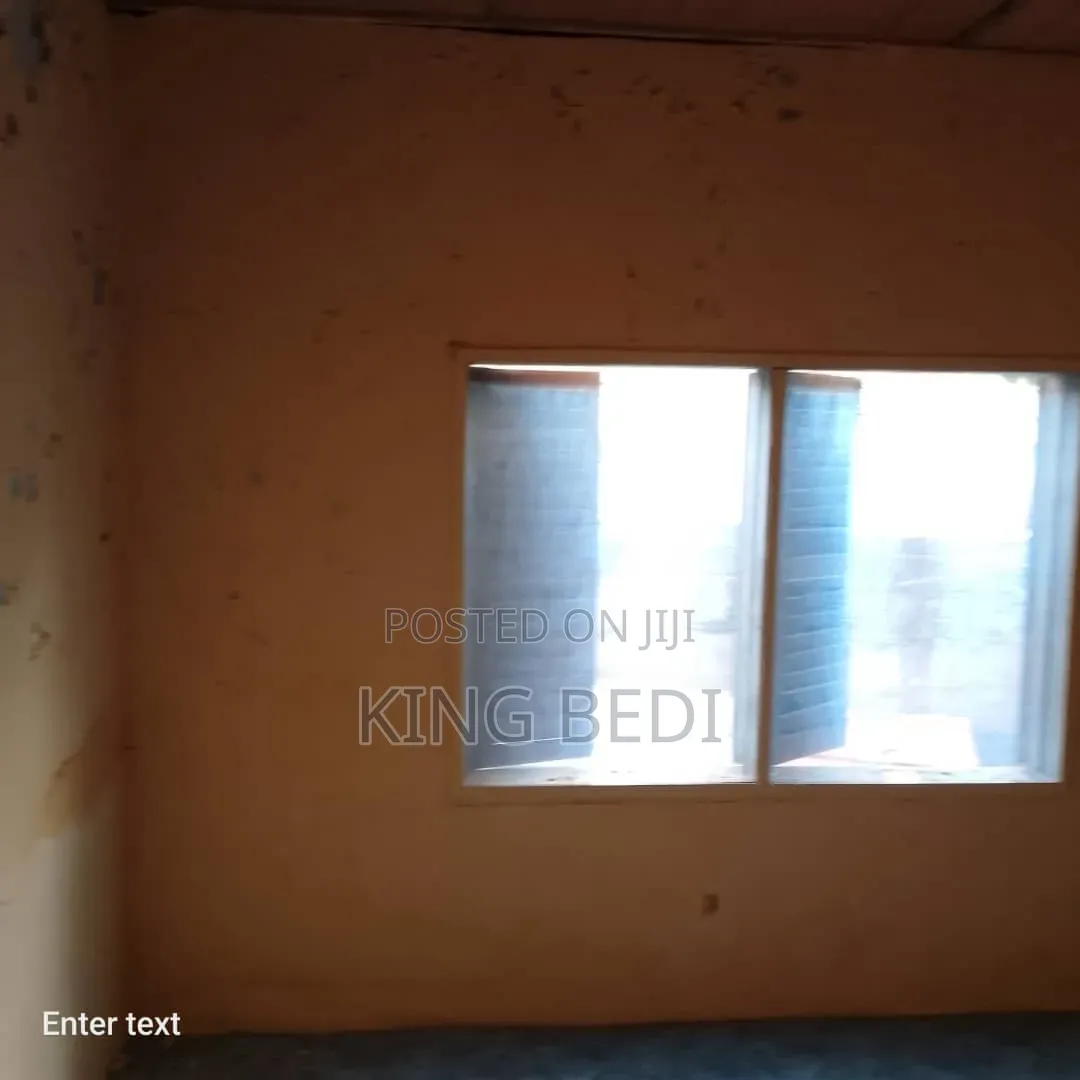 1bdrm House in Kings Properties, Madina for rent