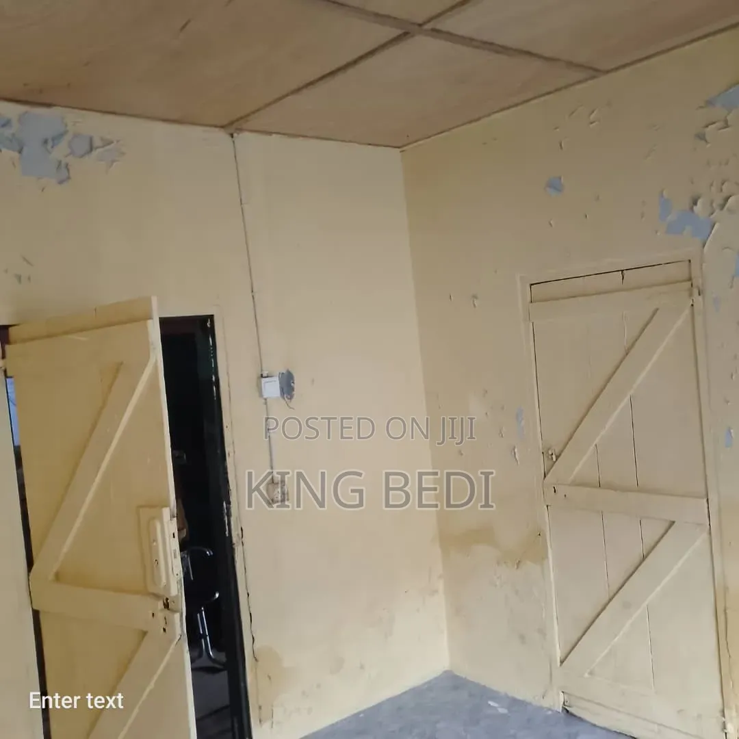 1bdrm House in Kings Properties, Madina for rent